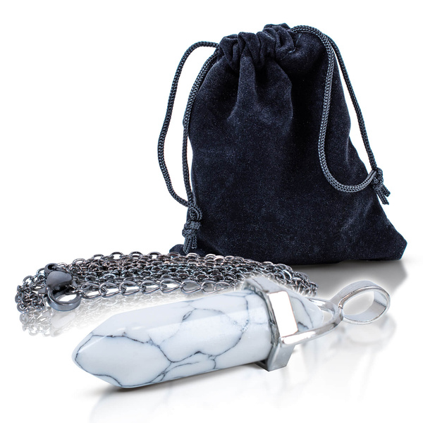 Anhänger mit weißem Türkis im Beutel + Kette