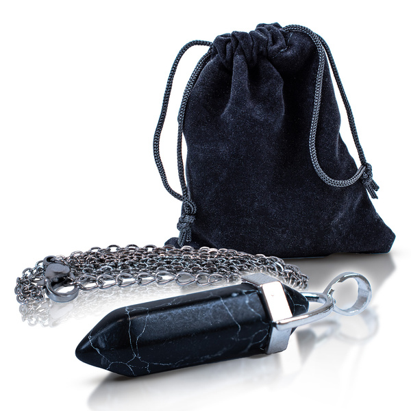 Anhänger mit schwarzem Türkis im Beutel + Kette