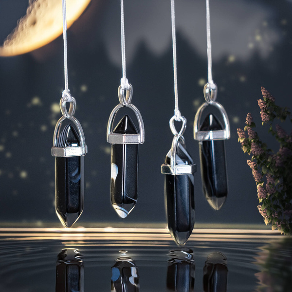 Schwarzer Achat - Anhänger im Beutel + Kette