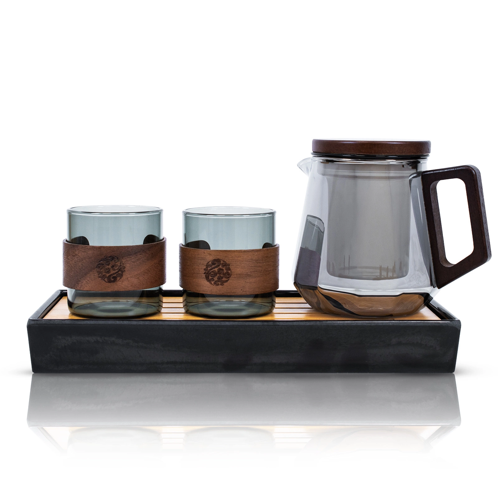 Glass teapot with magnetic infuser