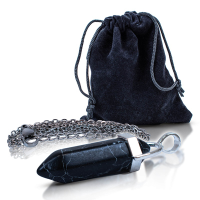 Anhänger mit schwarzem Türkis im Beutel + Kette